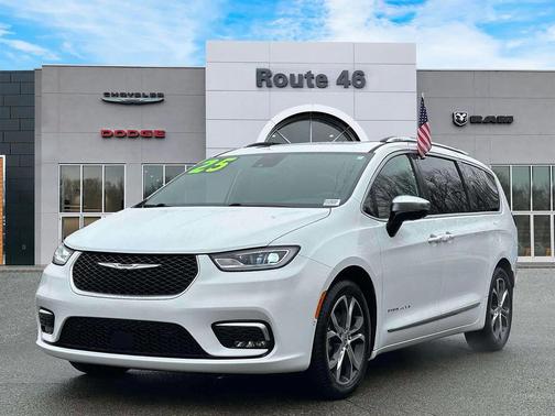2025 Chrysler Pacifica L