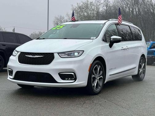 2025 Chrysler Pacifica L