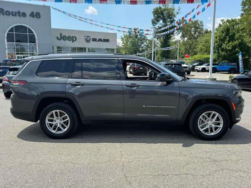 2022 Jeep Grand Cherokee L Laredo