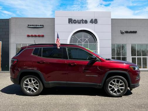 2022 Jeep Compass Latitude Lux