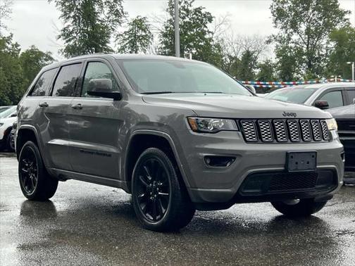 2022 Jeep Grand Cherokee Laredo