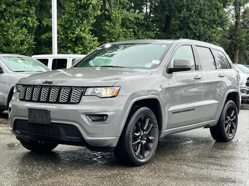 2022 Jeep Grand Cherokee Laredo
