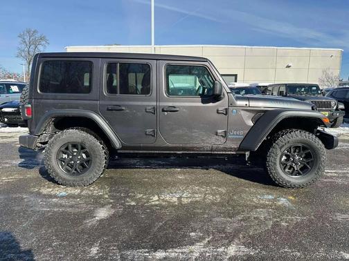 2025 Jeep Wrangler 4xe Willys