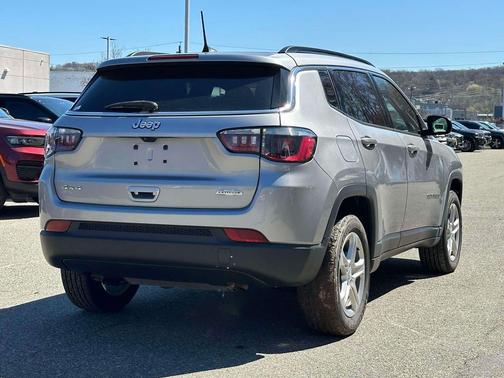 Billet Silver Metallic Clearcoat 2023 Jeep Compass Latitude
