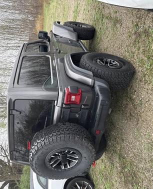 Granite Crystal Metallic Clearcoat 2025 Jeep Wrangler Rubicon