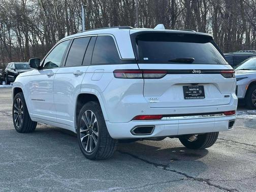 2022 Jeep Grand Cherokee Overland