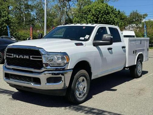 2024 RAM 2500 Tradesman Crew Cab 4x4 8' Box