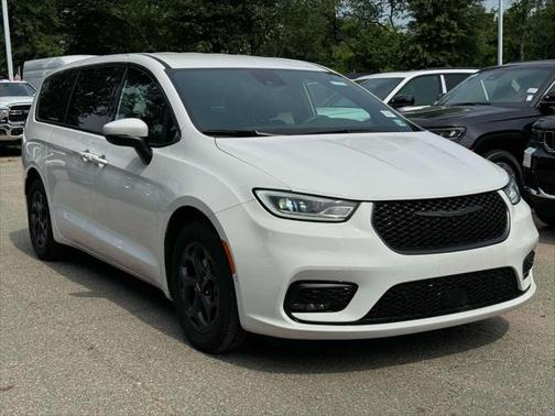 2023 Chrysler Pacifica Hybrid Touring L