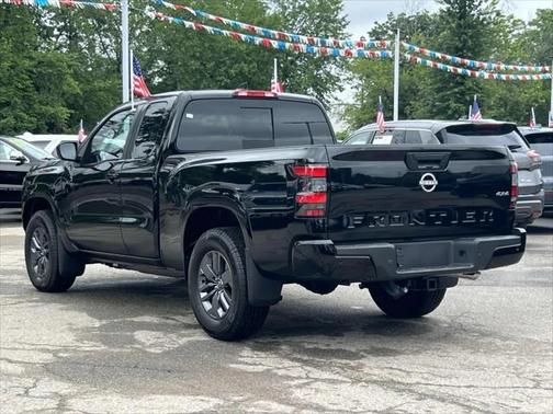 2025 Nissan Frontier SV