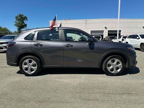 Platinum White Pearl 2024 Honda HR-V LX