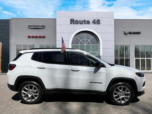 2022 Jeep Compass Latitude Lux