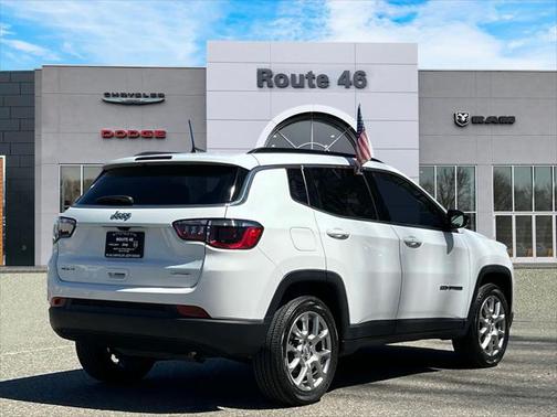 2022 Jeep Compass Latitude Lux