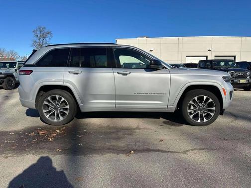 2022 Jeep Grand Cherokee Overland