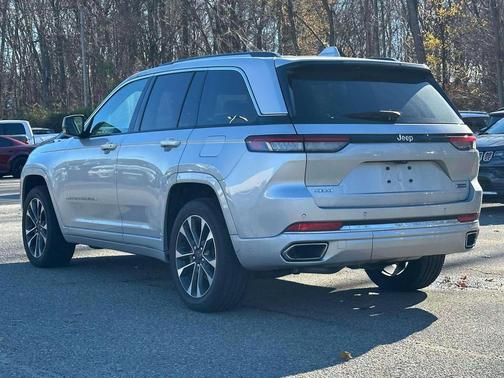 2022 Jeep Grand Cherokee Overland
