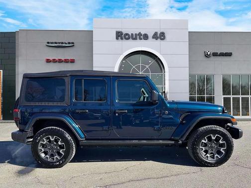 2025 Jeep Wrangler 4-Door Sahara 4x4