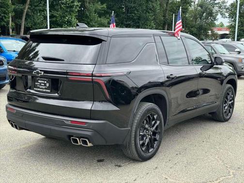 2024 Chevrolet Traverse LS