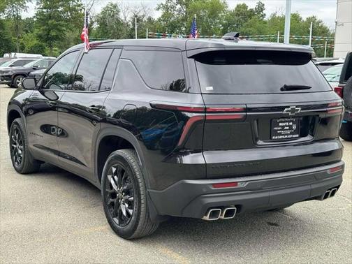 2024 Chevrolet Traverse LS