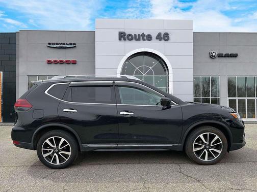 Magnetic Black Pearl 2019 Nissan Rogue SL