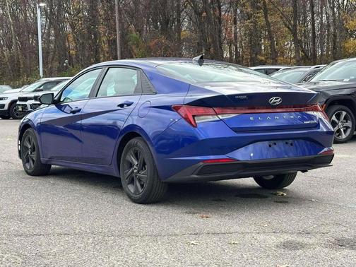 2023 Hyundai ELANTRA HEV Blue