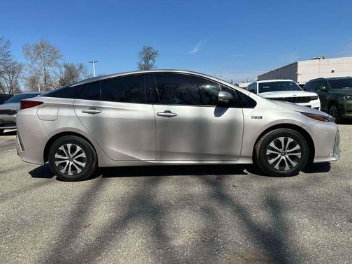 Titanium Glow 2020 Toyota Prius Prime LE
