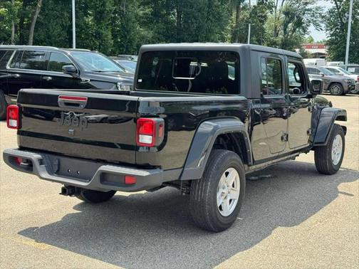 2022 Jeep Gladiator Sport S