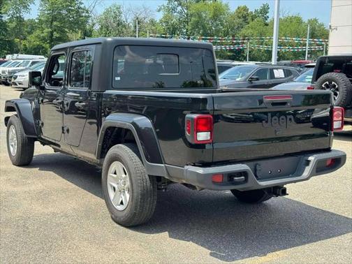 2022 Jeep Gladiator Sport S