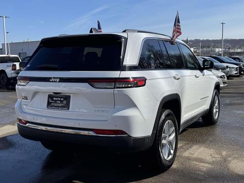 2025 Jeep Grand Cherokee Laredo