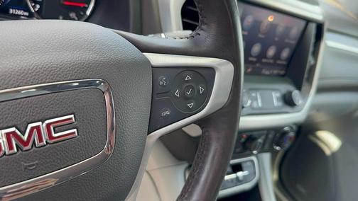 2022 GMC Acadia AWD SLT
