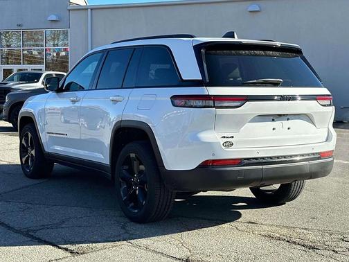 2024 Jeep Grand Cherokee Altitude