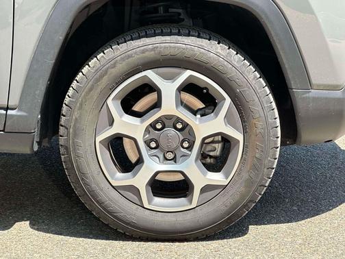 Sting-Gray Clearcoat 2022 Jeep Compass Trailhawk