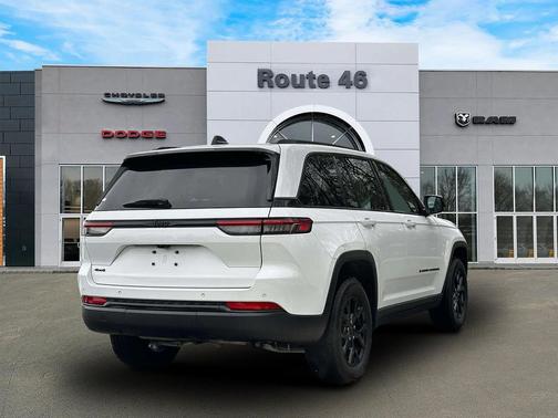 2024 Jeep Grand Cherokee Altitude