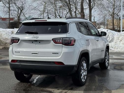 2023 Jeep Compass Latitude Lux
