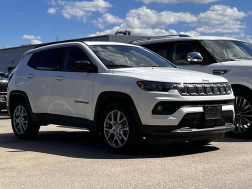 2022 Jeep Compass Latitude Lux