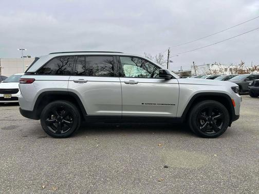 2024 Jeep Grand Cherokee Altitude