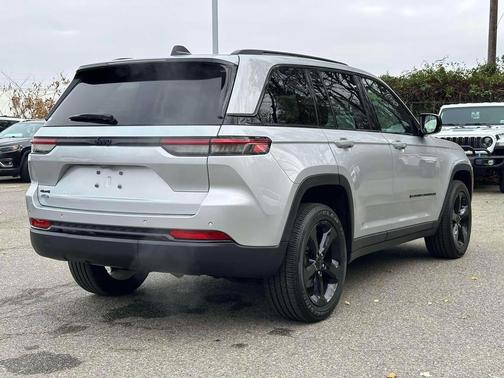 2024 Jeep Grand Cherokee Altitude