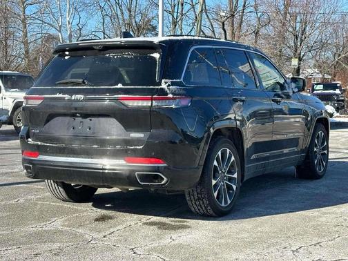 2022 Jeep Grand Cherokee Overland