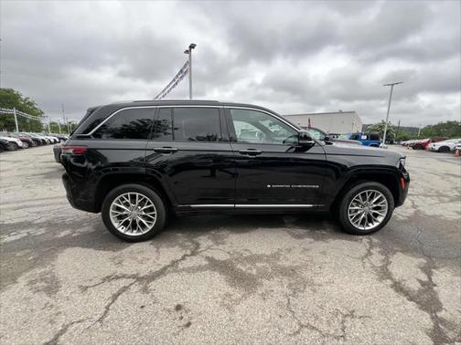 2023 Jeep Grand Cherokee Summit