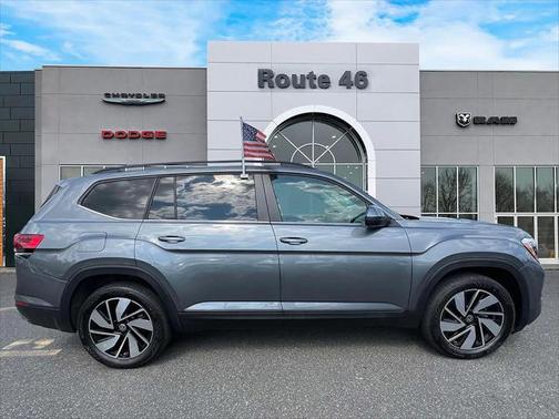 2024 Volkswagen Atlas 2.0T SE w/Technology 4MOTION