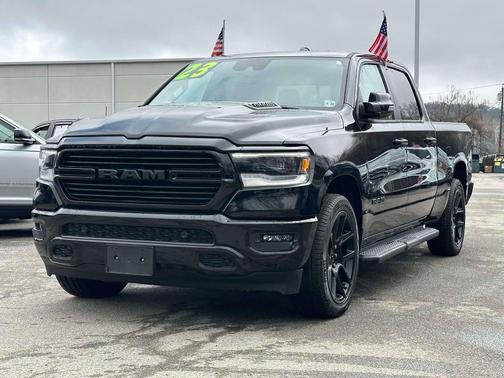 Diamond Black Crystal Pearlcoat 2023 RAM 1500 Laramie