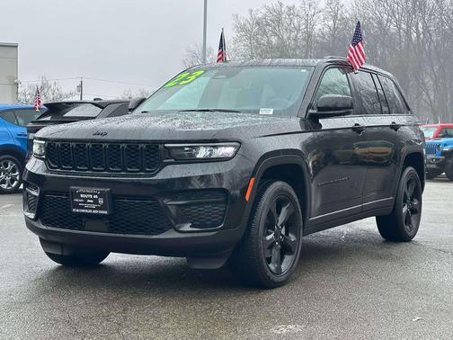 2023 Jeep Grand Cherokee Altitude