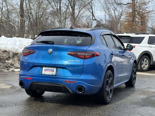 2023 Alfa Romeo Stelvio Veloce AWD