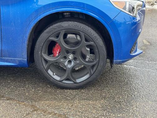 2023 Alfa Romeo Stelvio Veloce AWD