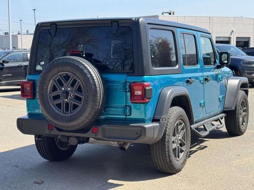 Bikini Pearl Coat 2024 Jeep Wrangler Sport S