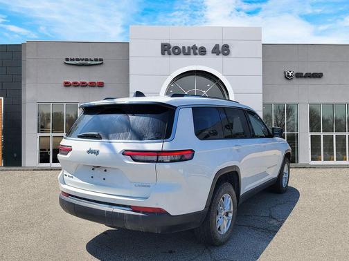 2022 Jeep Grand Cherokee L Laredo