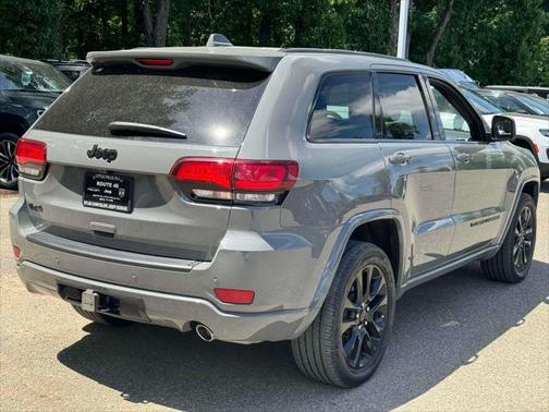 2022 Jeep Grand Cherokee Laredo