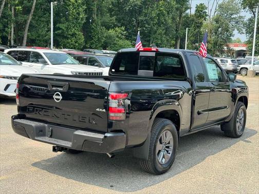 2025 Nissan Frontier SV