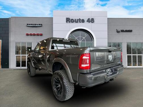 2022 RAM 3500 Laramie Crew Cab 4x4 6'4' Box