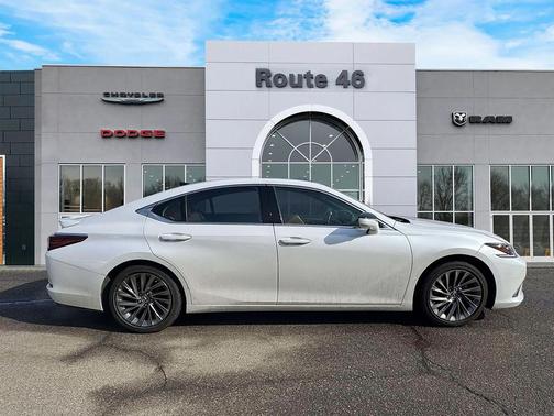 2025 Lexus ES 350 Ultra Luxury