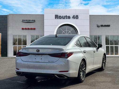 2025 Lexus ES 350 Ultra Luxury