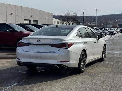 2025 Lexus ES 350 Ultra Luxury